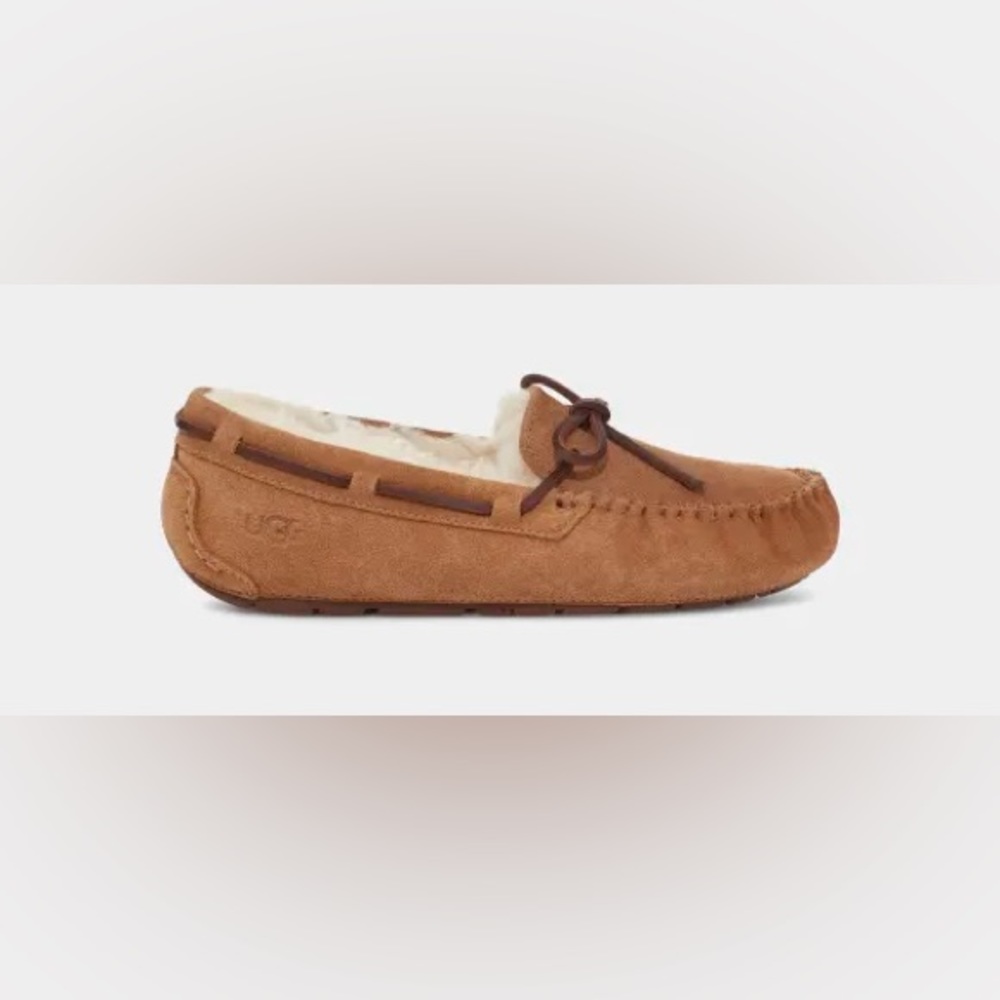 Ugg mocassians size 8